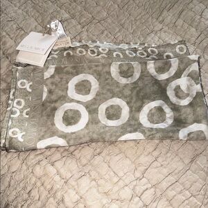 Taupe and Cream new with tags scarf MUS & BOMBON made in Spain 23” by 24”